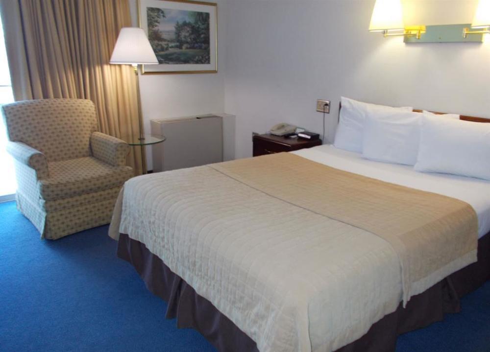 Americas Best Value Inn - Campus View 오 클레어 객실 사진